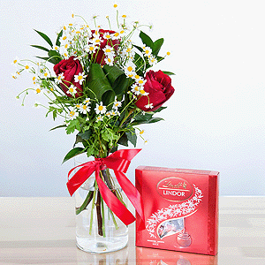 Gift set "Delicate bouquet and a box of chocolates" with delivery Tula