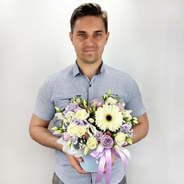 Gerbera white - 1, Spray peony rose Lavander, 50 cm - 1, White anemone - 2, Purple Lisianthus (Eustoma) - 3, Gypsophila - 1, Spray rose: white, cream, light pink 50 cm - 3, Round flower box small , Oasis, Eucalyptus Cinerea, Ribbon, Wrapping Paper