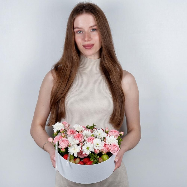 Bacardi White Spray Chrysanthemum - 2, Peony sprayrose - 2, Gypsophila - 5, Circular arrangement box, Oasis, Pistachio, Fresas 250 g, Grapes, Film, Ribbon
