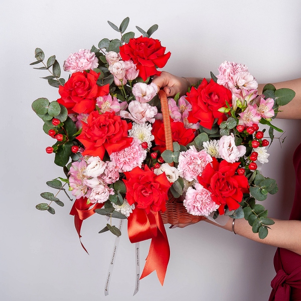 Red rose Nina 50 cm - 9, Pink Lisianthus (Eustoma) - 3, Baltica White Spray Chrysanthemum - 1, Pink carnation - 7, Alstromeria white, soft pink - 6, Small Basket, Oasis, Hypericum, Eucalyptus, Ribbon