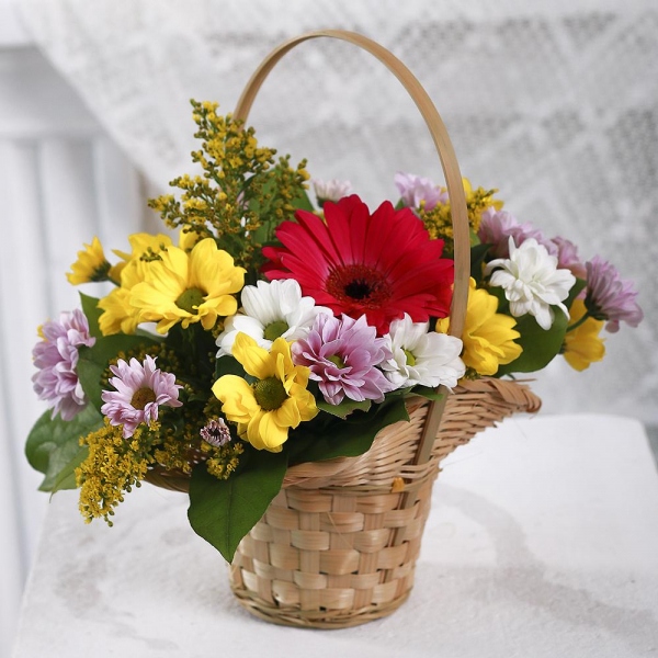 Gerbera pink - 3, Bacardi White Spray Chrysanthemum - 2, Bacardi Yellow Spray Chrysanthemum - 2, Bacardi Pink Spray Chrysanthemum - 1, Small Basket, Oasis, Solidago (1 pc.), Salal