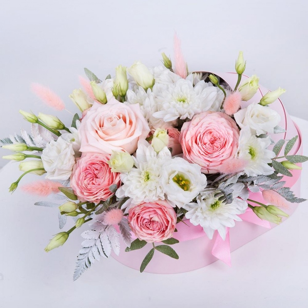 Baltica White Spray Chrysanthemum - 2, Peony sprayrose - 2, Pink rose 50 cm - 3, lisianthus - 2, Composition Box, Oasis, Pistachio, Fern (1 pc.), Dried flowers decor