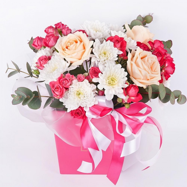 Rose Cream 50 cm - 5, Baltica White Spray Chrysanthemum - 4, Bright pink spray rose mix, 50 cm - 4, Composition Box, Oasis, Eucalyptus Cinerea, Wrapping Paper