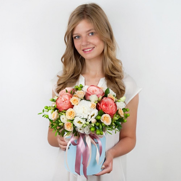 Spray rose: white, cream, light pink 50 cm - 6, Carnation white, cream - 4, lisianthus - 4, Peony rose Kahala 50 cm - 7, Round flower box small , Oasis, Film, Pistachio, Ruscus, Hypericum, Ribbon