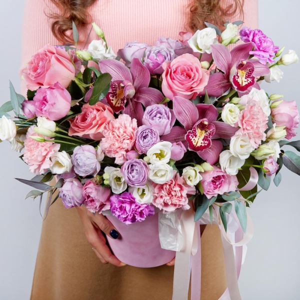 Pink rose 50 cm - 13, Spray peony rose Lavander, 50 cm - 4, lisianthus - 4, Pink carnation - 8, Lilac carnation - 7, Pink Cymbidium Orchid Bud - 3, Round flower box small , Oasis, Wrapping Paper, Eucalyptus Cinerea, Flask for orchids