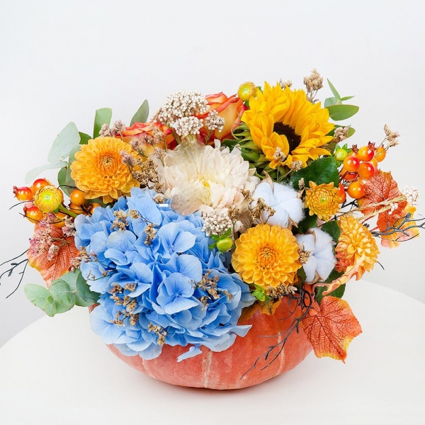 Blue/purple hydrangea - 1, Sunflower - 2, Orange Dahlia - 4, Magnum White Chrysanthemum - 2, Yellow rose 50 cm - 3, Oasis, Cotton bud, Limonium (1 pc.), Ozotamnus, Eucalyptus Cinerea, Pumpkin big (d 25-30 cm), Decorative element small, Artificial branch