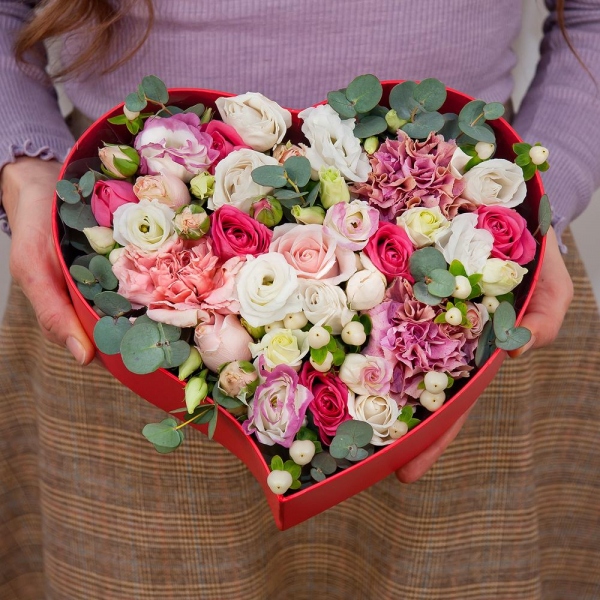 Pink carnation - 4, Bright pink spray rose mix, 50 cm - 4, lisianthus - 3, Heart‑shaped box for arrangements, Oasis, Hypericum, Eucalyptus parvifolia (1 pc.)