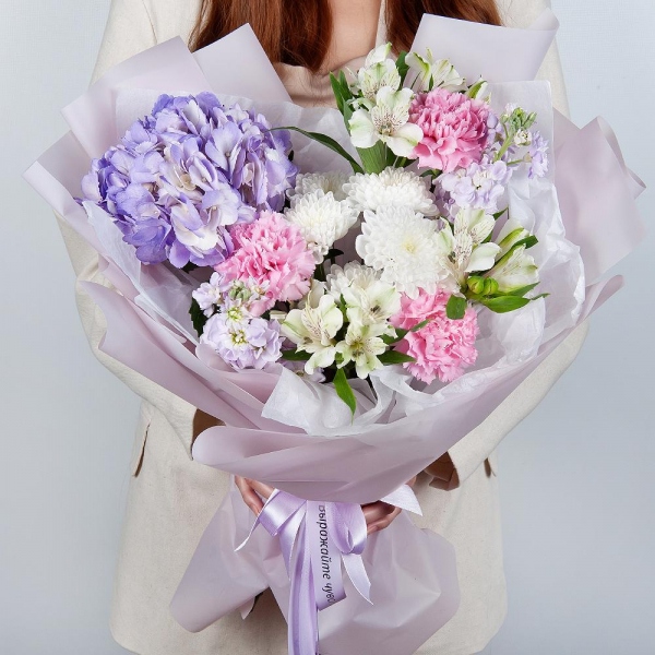 Blue/purple hydrangea - 1, Baltica White Spray Chrysanthemum - 1, Pink carnation - 5, Alstromeria white, soft pink - 4, Matthiola Lilac - 2, Wrapping Paper