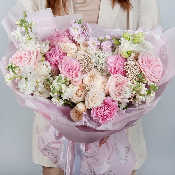  White Hydrangea - 1, Peony style roses - 7, Peony sprayrose - 2, White Matthiola - 5, lisianthus - 3, Pink carnation - 15, Ozotamnus, Wrapping Paper