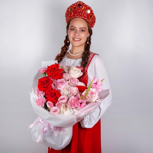 Pink Gladiolus - 2, Peony rose pink 'OHara' - 6, Red rose Nina 50 cm - 5,  White Hydrangea - 1, Pink Lisianthus (Eustoma) - 2, Bright pink spray rose mix, 50 cm - 2, Pink carnation - 7, Ozotamnus, Dried flowers decor, Wrapping Paper