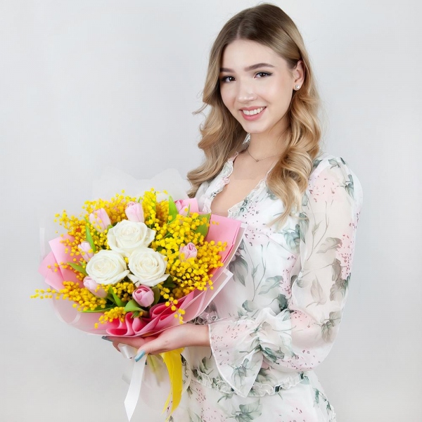 White rose 50 cm - 3, Pink tulip - 10, Mimosa - 3, Wrapping Paper, Ribbon