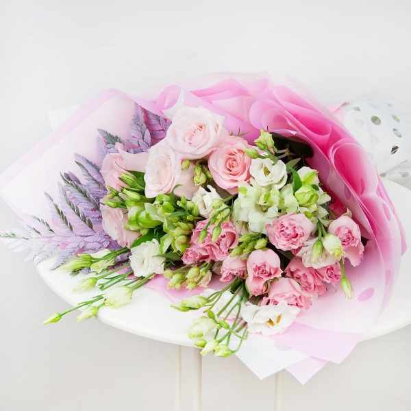 Pink rose 50 cm - 8, lisianthus - 6, Bright pink spray rose mix, 50 cm - 4, Alstromeria white, soft pink - 3, Fern (1 pc.), Wrapping Paper