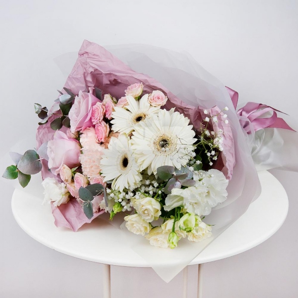 Rose Pink 50 cm Ecuador (Chelo, Hermosa, Novia, Titanik, Engagement, Pink Mondiale) - 5, Spray rose: white, cream, light pink 50 cm - 6, Carnation white, cream - 4, Gerbera white - 4, lisianthus - 3, Gypsophila - 1, Eucalyptus Cinerea, Wrapping Paper
