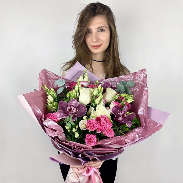 White rose 50 cm - 5, Pink Cymbidium Orchid Bud - 5, Bright pink spray rose mix, 50 cm - 5, Pink Lisianthus (Eustoma) - 4, Eucalyptus Cinerea, Pistachio, Flask for orchids, Wrapping Paper