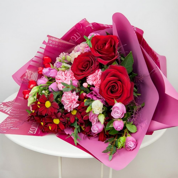 Red rose 50 cm - 5, Pink carnation - 5, Pink spray carnation - 3, Bright pink spray rose mix, 50 cm - 7, Pink Lisianthus (Eustoma) - 4, Bacardi Red Spray Chrysanthemum - 4, Hypericum, Dried flowers decor, Decorative element small, Wrapping Paper