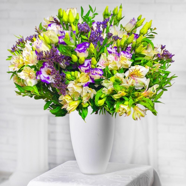 Purple Lisianthus (Eustoma) - 10, Alstromeria white, soft pink - 10, Limonium (1 pc.), Pistachio, Sisal, Ribbon