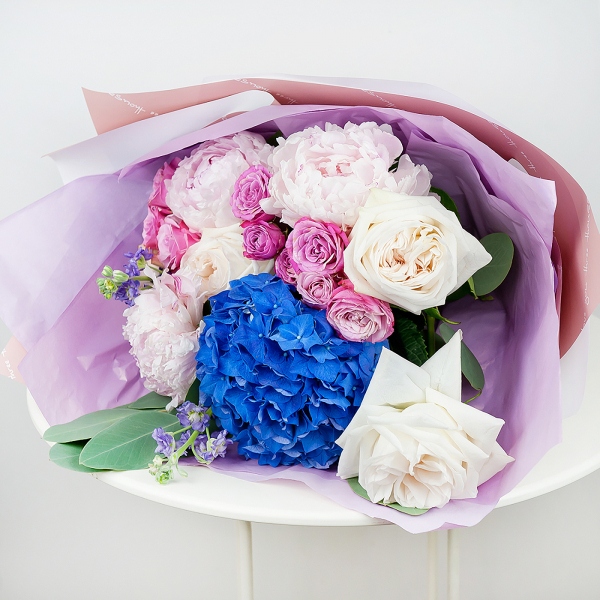 Blue/purple hydrangea - 1, Bright pink spray rose mix, 50 cm - 4, Peony pink - 3, Peony style roses - 5, Matthiola Lilac - 3, Eucalyptus populus (1 pc.), Wrapping Paper