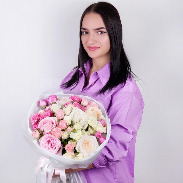 Peony rose pink 'OHara' - 3, White rose 50 cm - 3, Pink rose 50 cm - 3, Spray rose: white, cream, light pink 50 cm - 10, Wrapping Paper