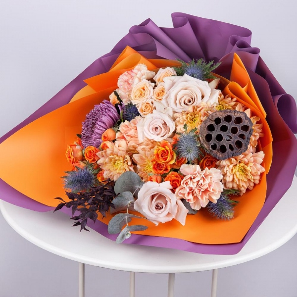 Rose Powder 50 cm Ecuador (Quicksand, Menta) - 3, Baltica Yellow Spray Chrysanthemum - 3, Spray rose: white, cream, light pink 50 cm - 2, Orange carnation - 3, Chrysanthemum Bigoudi purple - 2, Spray rose: yellow, orange 50 cm - 2, Eryngium, Dried flowers decor, Eucalyptus Cinerea, Wrapping Paper