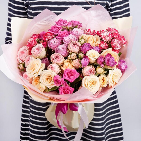 Rose Cream 50 cm - 5, Spray rose: white, cream, light pink 50 cm - 7, Peony sprayrose - 4, Wrapping Paper