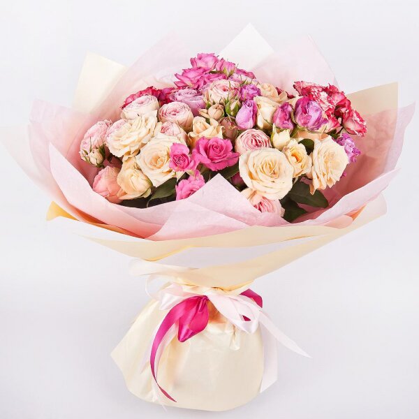 Rose Cream 50 cm - 5, Spray rose: white, cream, light pink 50 cm - 7, Peony sprayrose - 4, Wrapping Paper