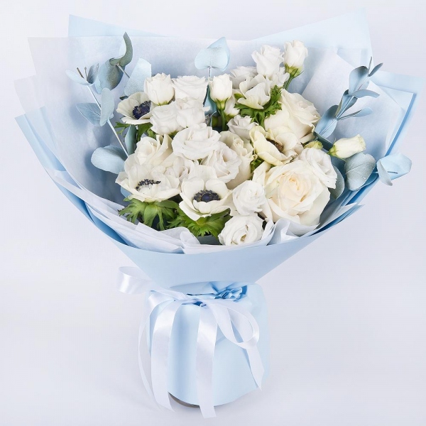 White anemone - 5, White rose 50 cm - 7, lisianthus - 4, Eucalyptus Cinerea, Wrapping Paper