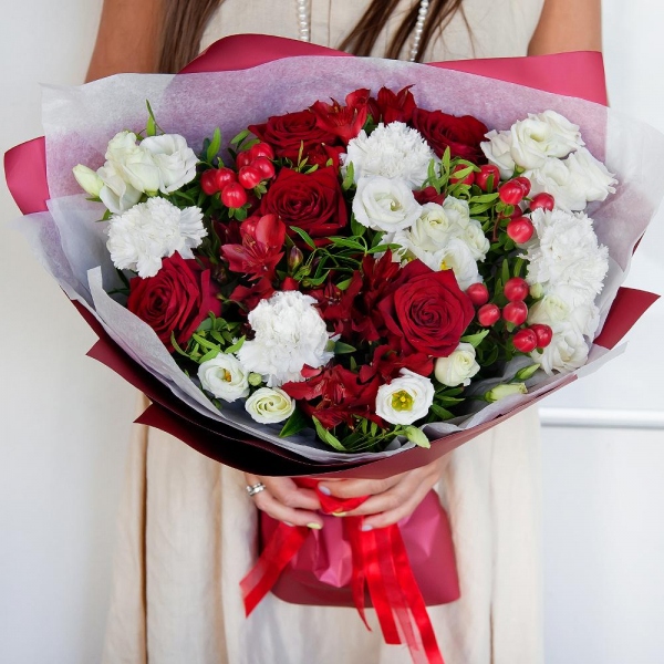 Red rose 50 cm - 9, lisianthus - 3, Alstromeria Red, Bright Pink - 4, Carnation white, cream - 8, Hypericum, Pistachio, Wrapping Paper