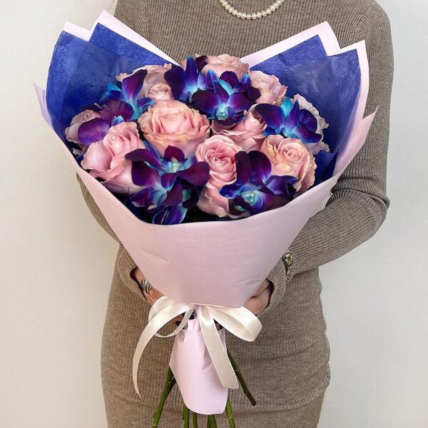 Роза Эквадор розовая 50 см  - 26, Орхидея Дендробиум - 13, Колба-пробирка, Современная упаковка