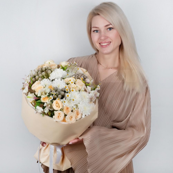Spray rose: white, cream, light pink 50 cm - 5, Baltica White Spray Chrysanthemum - 3, Alstromeria white, soft pink - 7, Chamomile - 4, Brunia Green Lanuginosa (1 pc.), Wrapping Paper